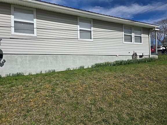 4th image of 219 E Maple Ave