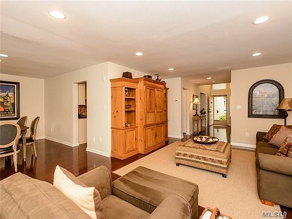 4th image of 25 Meadowood Dr Unit 25
