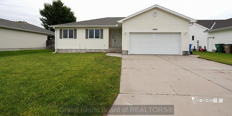 1st image of 2209 Macron St