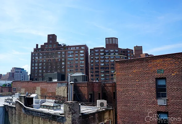 Rented by City Connections Realty | media 11