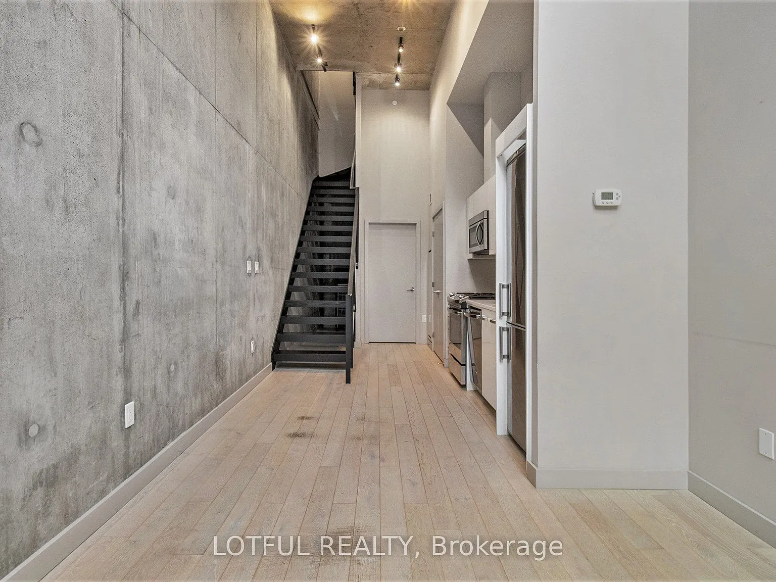 1 bed, $2,100 — Photo 3