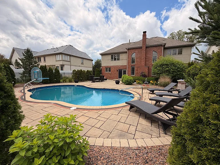 17133 Kerry Ave — Photo 22