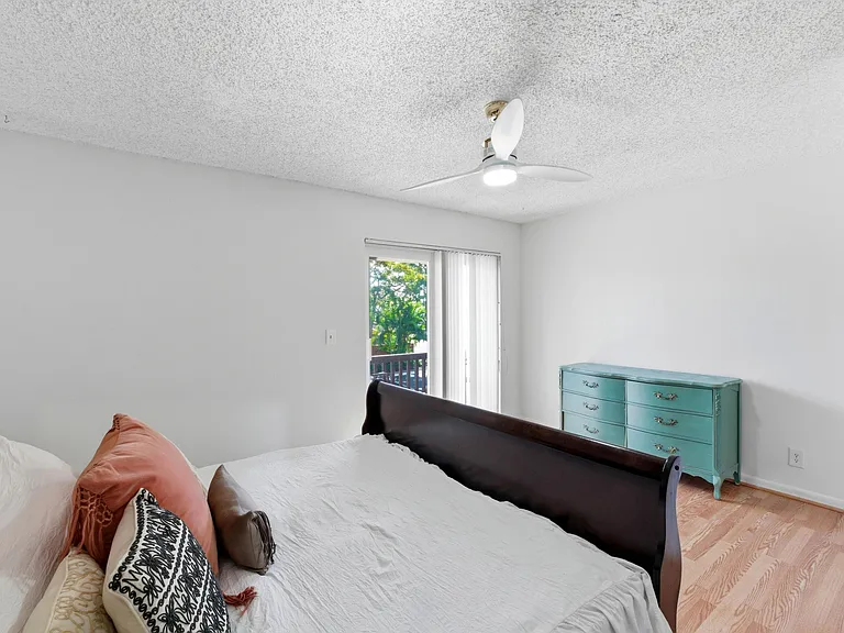 1917 NE 3rd St #104 — Photo 20