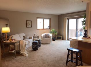 4830 Babcock Trl APT 121, Inver Grove Heights, MN 55077