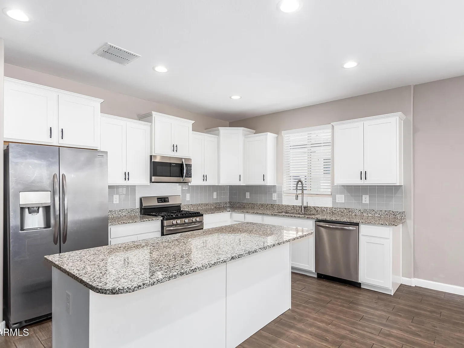 4 bed, 2.0 bath, 2094 sqft, $1,850 — Photo 4