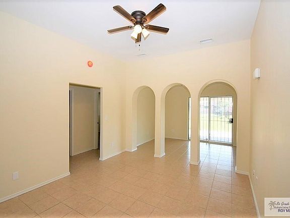 3rd image of 415 Jalapeno Dr