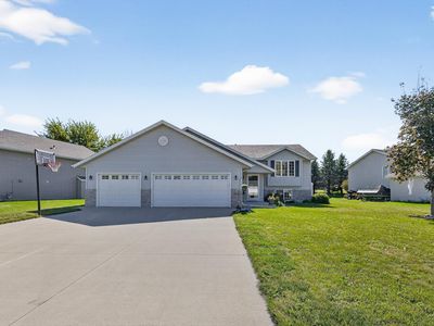 1306 6th St NE, Stewartville, MN, 55976