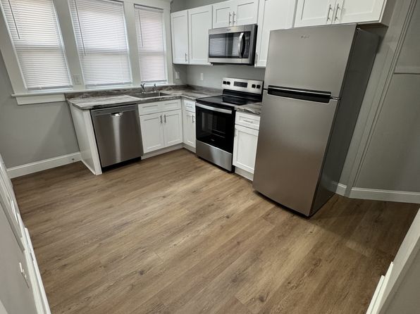 19 Elm St APT 3