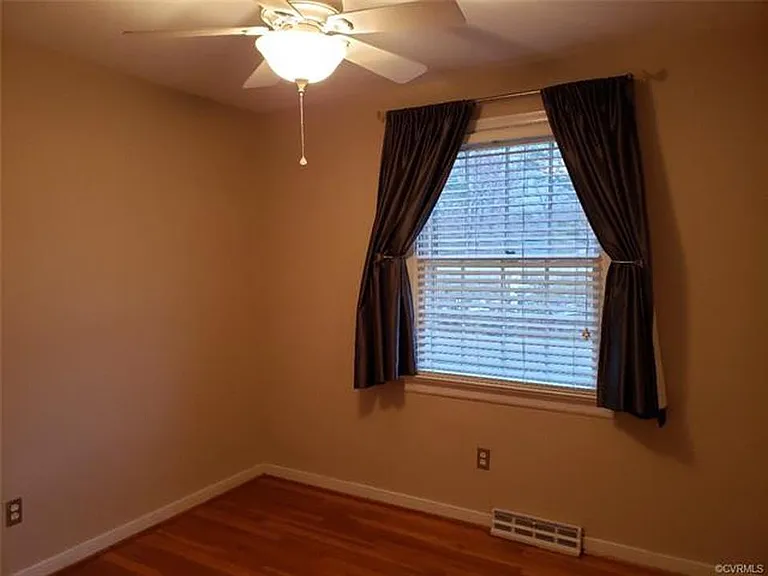 9111 Hungary Rd — Photo 3