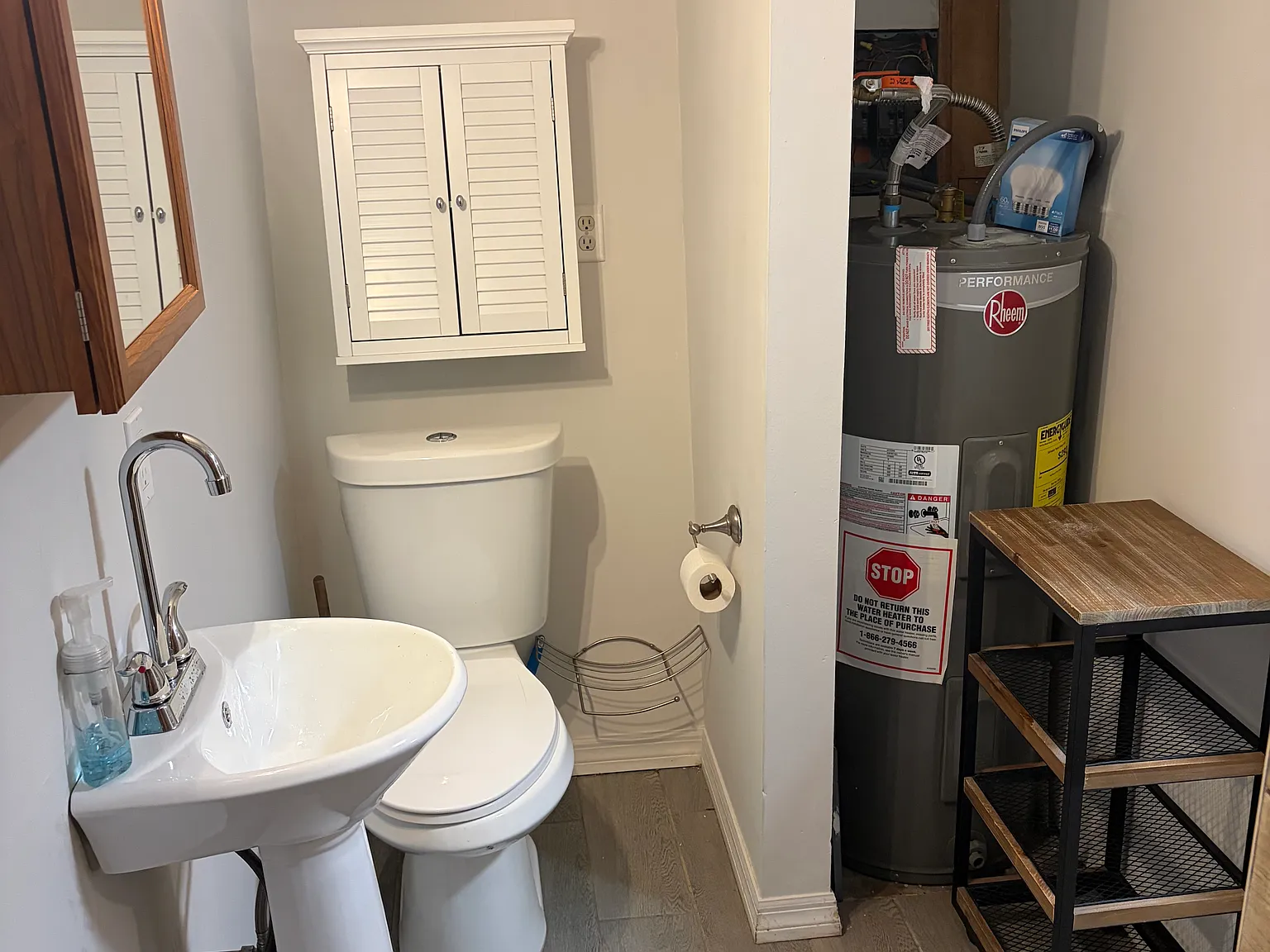 Studio, 400 sqft, $1,200 — Photo 3