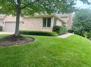 7 Long Cove Dr, Lemont, IL 60439