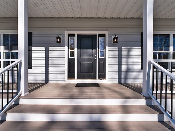 3rd image of 532 Old Warren Rd