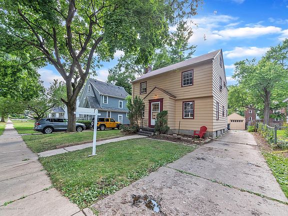 4th image of 539 Charles St