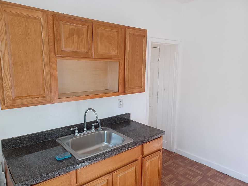 2nd image of 27-15 Kearney St #2F