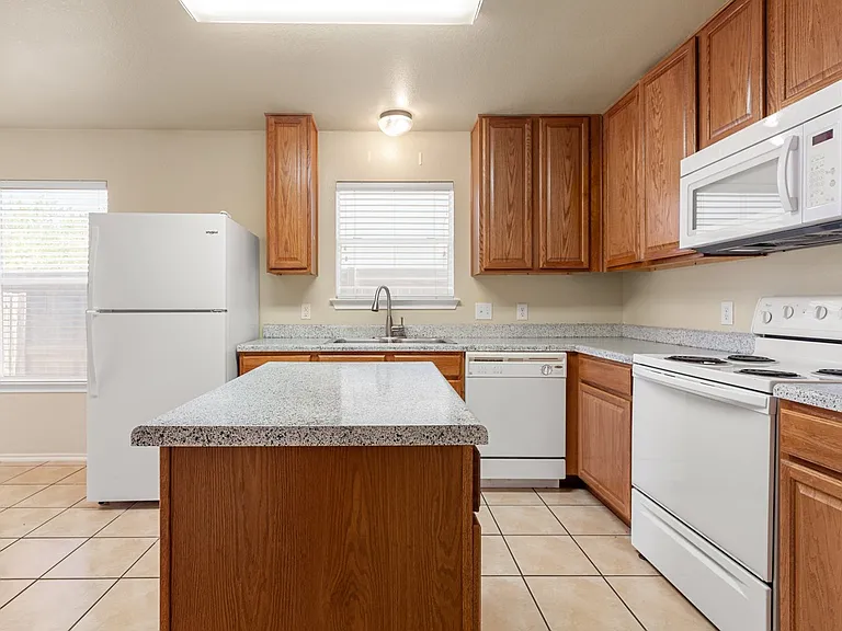 7400 Cayenne Ln — Photo 10