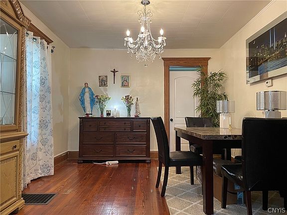 3rd image of 209 Gilbert Ave