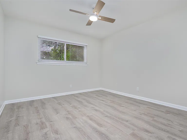 520 Cutty Trl #B — Photo 14
