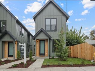 4033 SE Tibbetts St, Portland, OR 97202