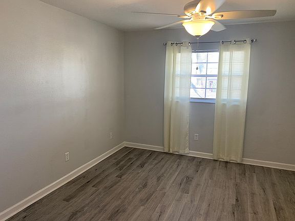 4th image of 3804 N Oak Dr Unit X32