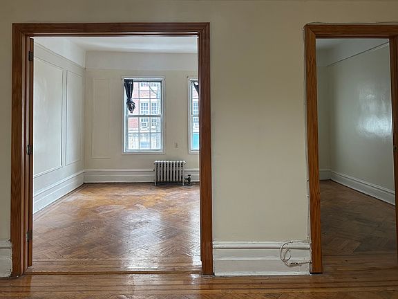 4th image of 28-18 41st Ave #2R