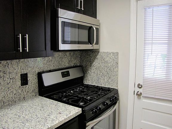 4th image of 727 N J St #1