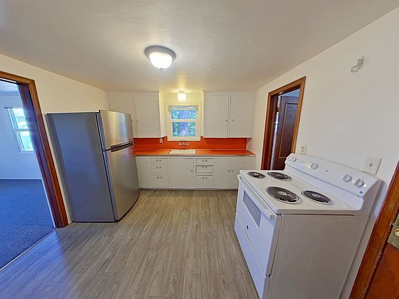2nd image of 361 E 14th Ave #3