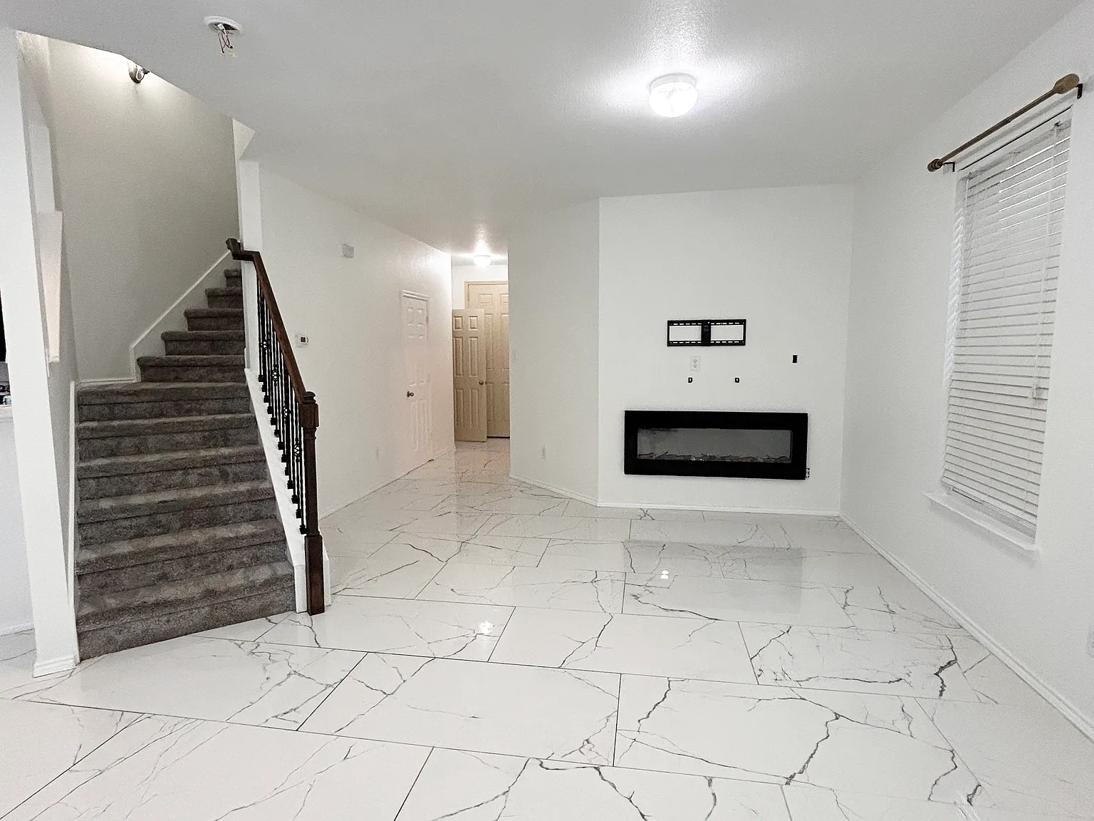 3 bed, 2760 sqft, $2,800 — Photo 3