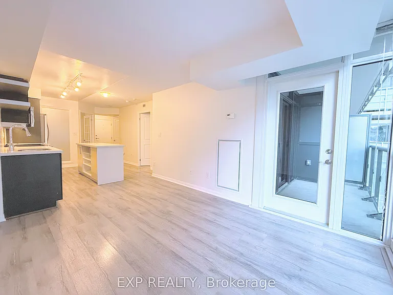 400 Adelaide St E #702 — Photo 5