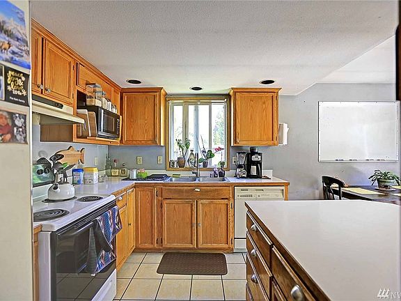 4th image of 1466 Pilchuck Dr