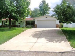 706 N Cherry Ln, South Whitley, IN 46787