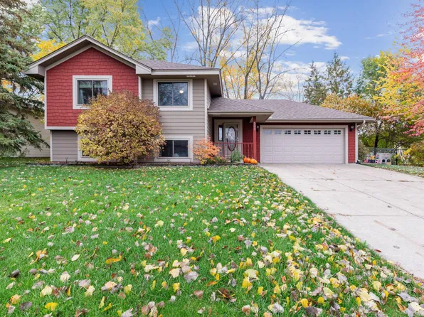 6692 E Shadow Lake Dr, Lino Lakes, MN 55014