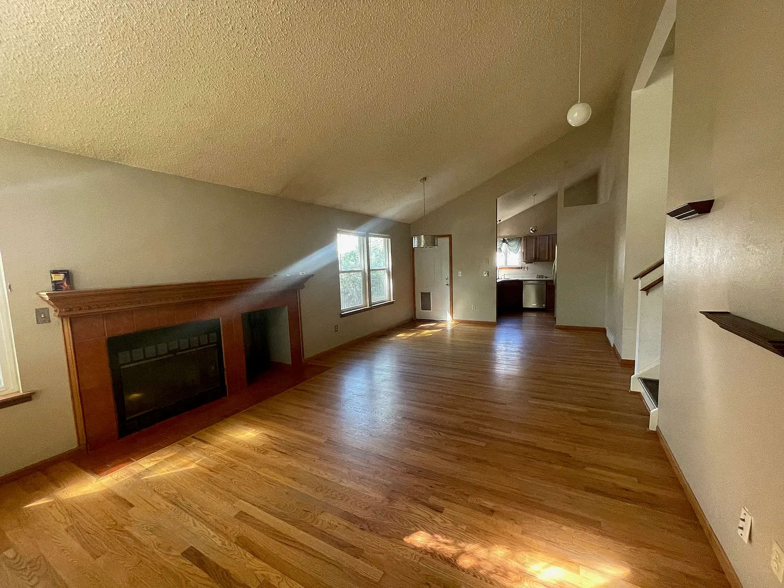 3 bed, 1400 sqft, $2,750 — Photo 4
