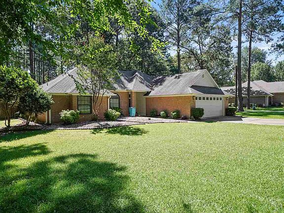 4th image of 302 N Lexington Dr