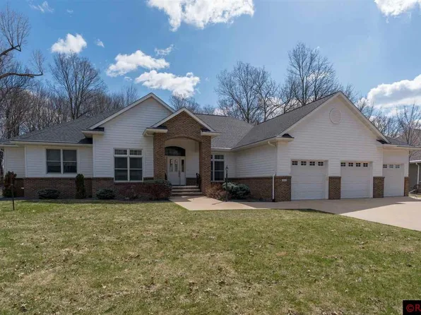 417 Diamond Creek Rd, Mankato, MN 56001