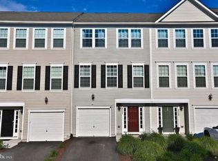 8322 Heritage Crossing Ct, Manassas, VA 20109