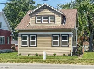 548 S Main St SE, Niles, OH