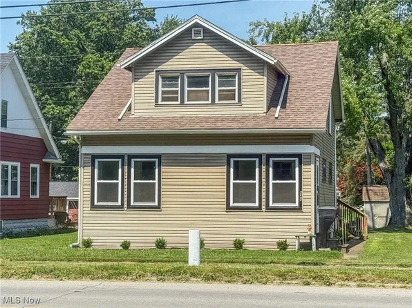 548 S Main St SE, Niles, OH 44446