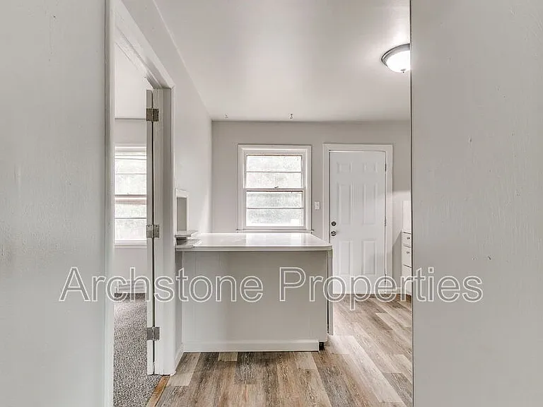 2312 Mustang St — Photo 7
