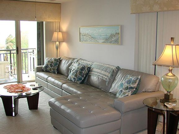 3rd image of 3939 Ocean Dr