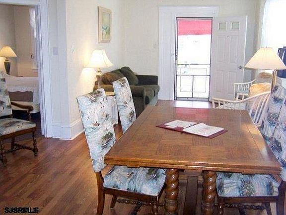 4th image of 819 Moorlyn Ter