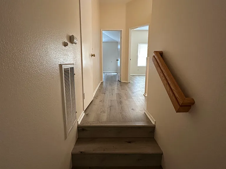 1040 N Turner Ave — Photo 10