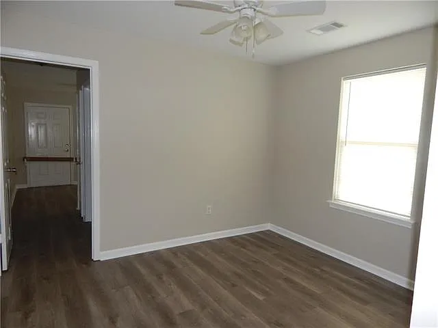 3 bed, 2.0 bath, 1100 sqft, $1,400 — Photo 4