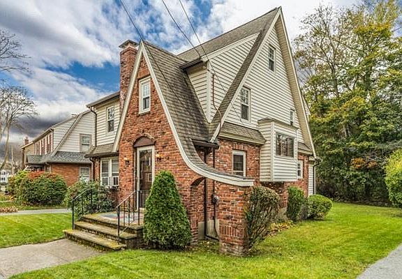 2nd image of 28 Essex St