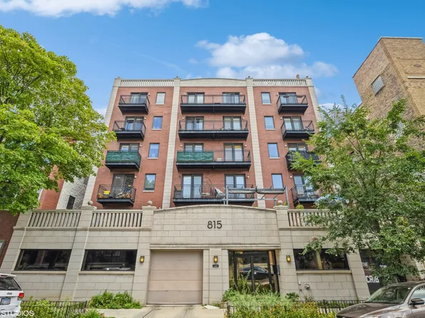 815 N Marshfield Ave #404, Chicago, IL 60622