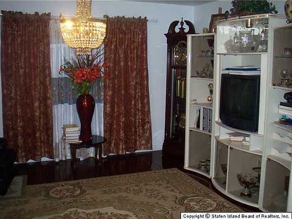 2nd image of 564 Midland Ave