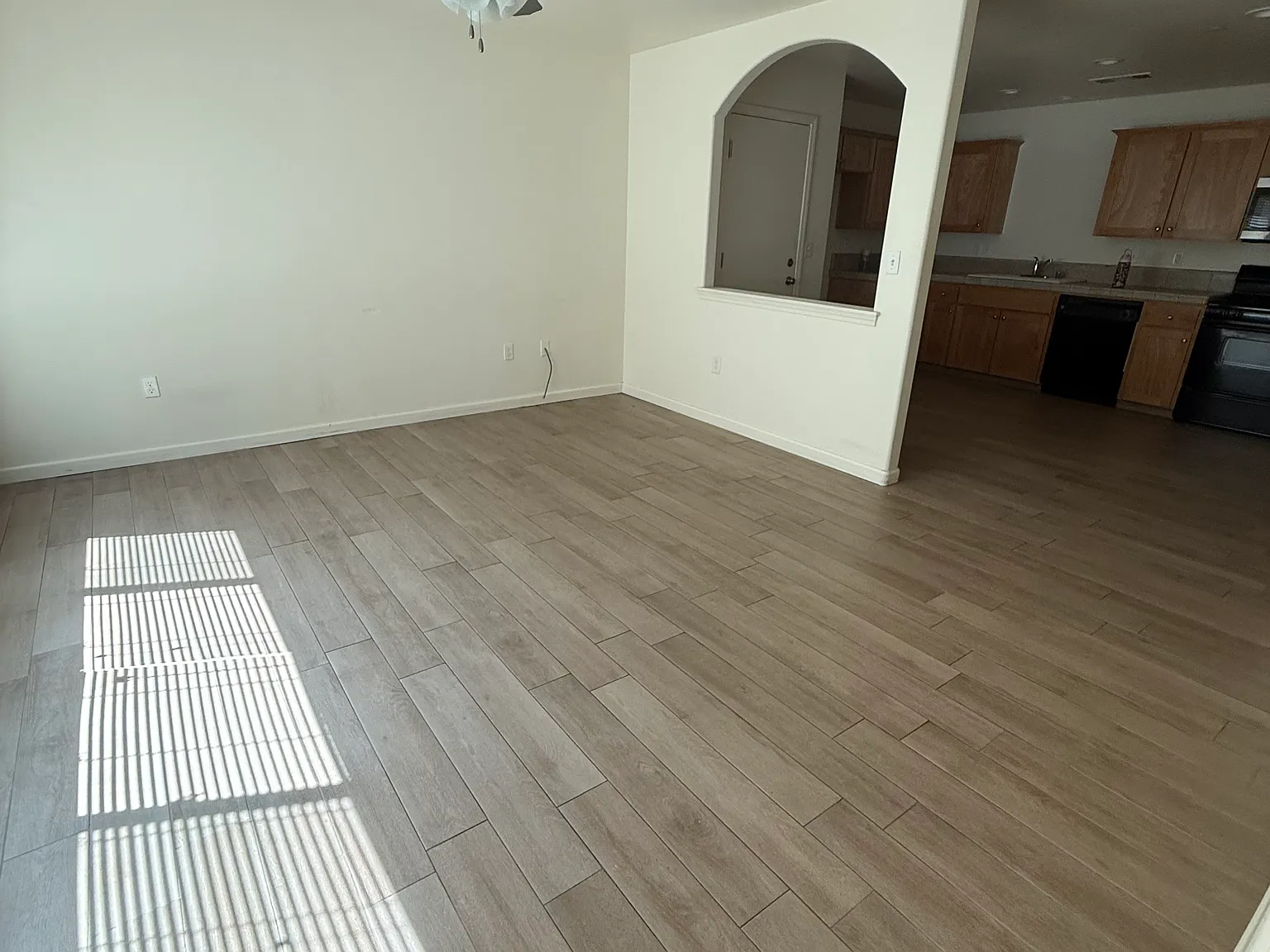 2 bed, 938 sqft, $1,750 — Photo 2