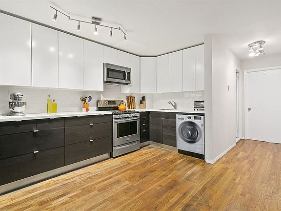 5th image of 146 Sackett St APT 2