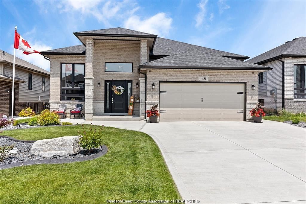 48 Kingsbridge Dr