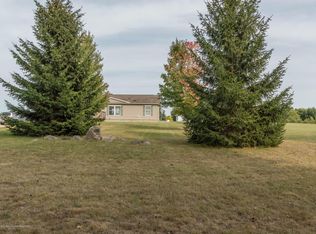 12121 McCreery Rd, Stockbridge, MI 49285
