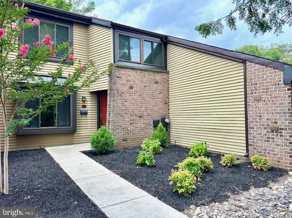 17 Farmington Pl, Newtown, PA 18940
